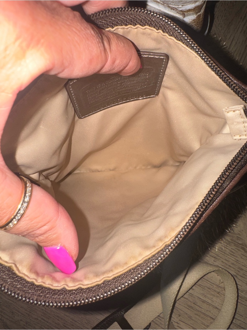 LIKE NEW - Coach Signature Crossbody Bag Calling all Purple Lovers - Picture 7 of 8